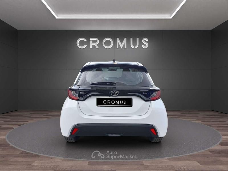 Nuova Toyota Yaris Hybrid Active 92 CV (67 kW) 2026 Other Berlina