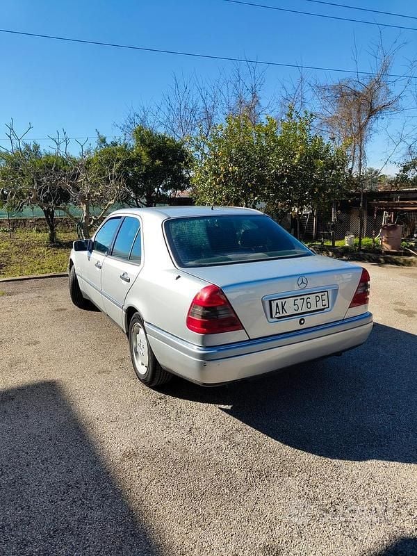 Usata Mercedes C250 1995 Grigio Berlina