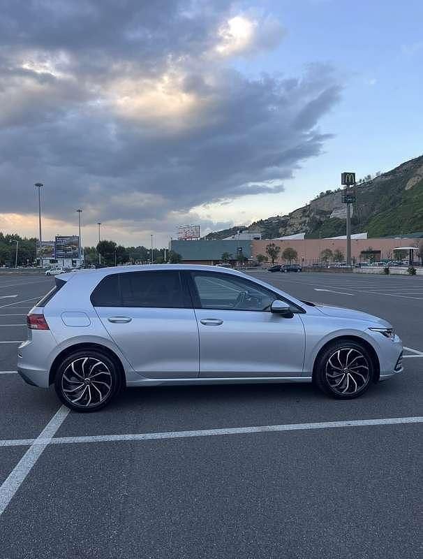 Usata VW Golf VIII Life 116 CV (85 kW) 2022 Berlina