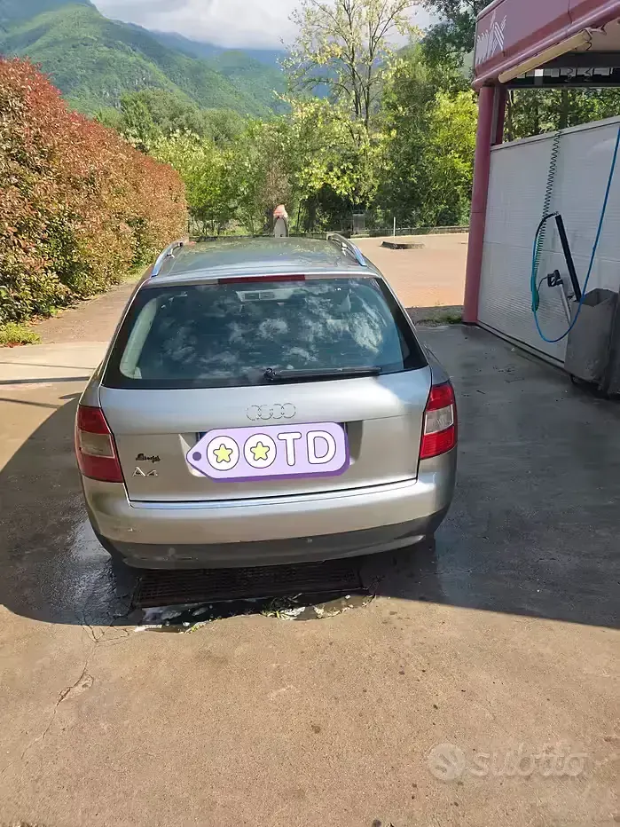 Usata Audi A4 130 CV (95 kW) 2001 Grigio Station wagon