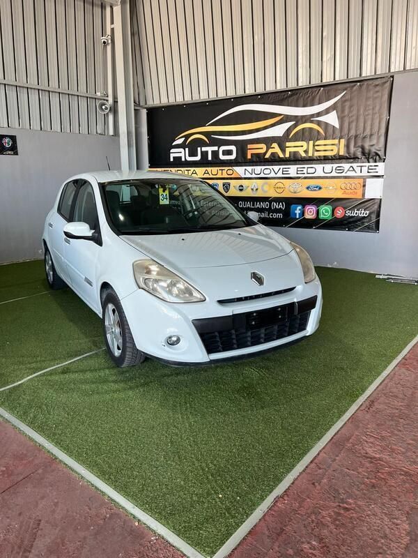 Usata Renault Clio II Dynamique 75 CV (55 kW) 2010 Bianco Berlina