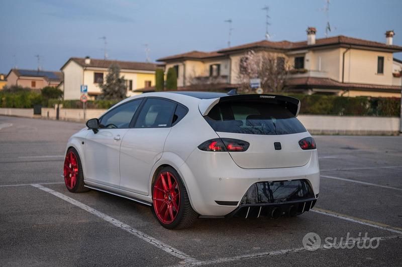 Usata Seat Leon CUPRA 265 CV (194 kW) 2010 Bianco Utilitaria