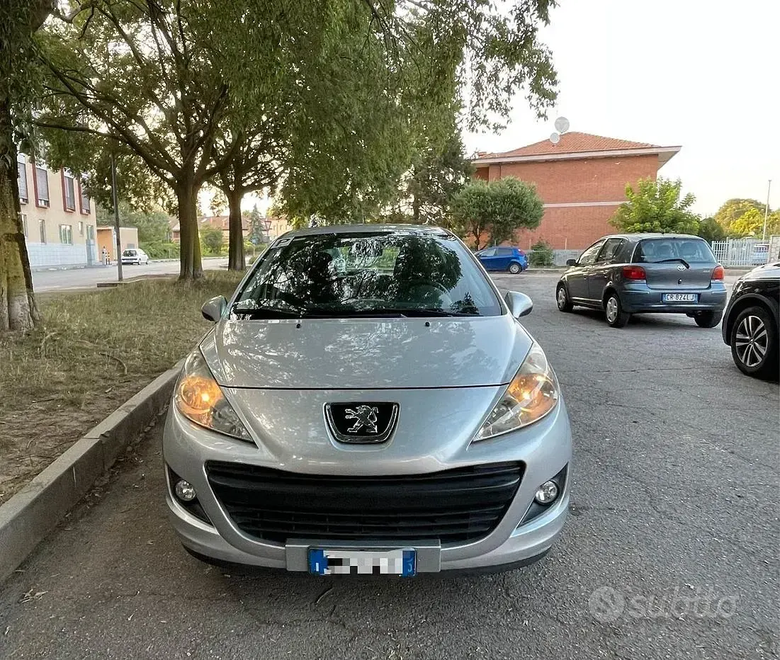 Usata Peugeot 207 73 CV (53 kW) 2011 Grigio Utilitaria