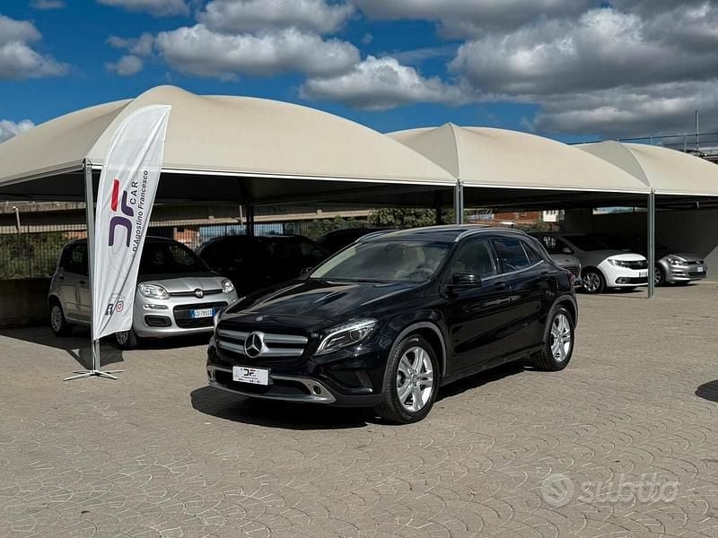Nero Usata 2015 Mercedes GLA180 Premium SUV | 15.000 € (Buon prezzo) - Immagine 1/4