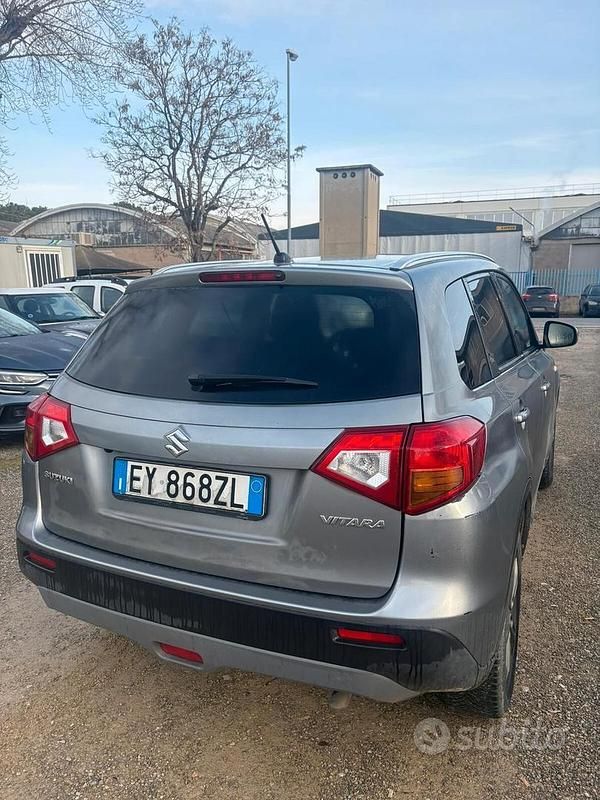 Usata Suzuki Vitara 119 CV (87 kW) 2015 Grigio SUV