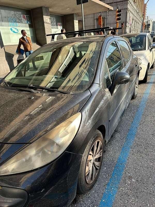 Usata Peugeot 207 88 CV (64 kW) 2007 Nero Berlina