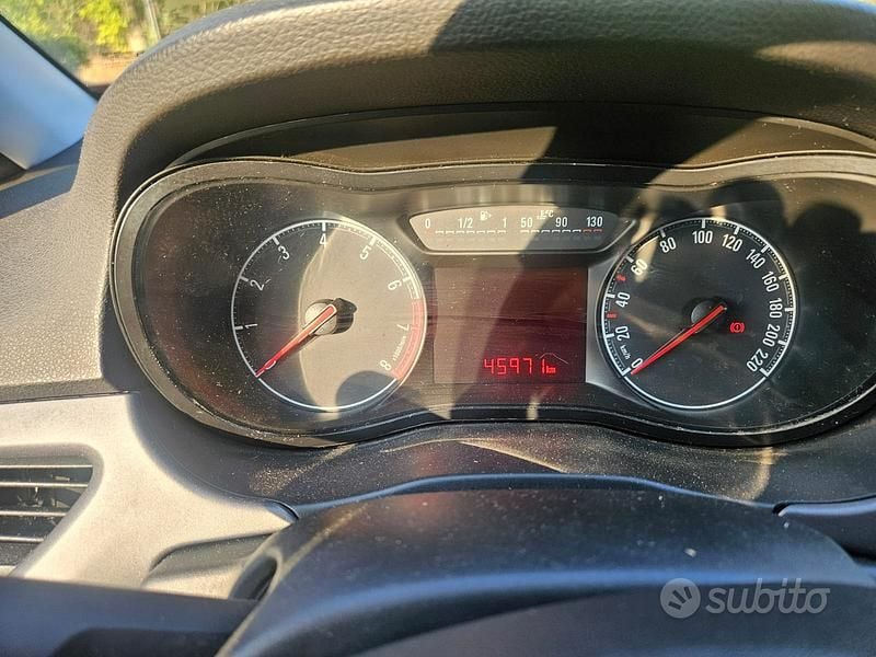 Usata Opel Corsa 69 CV (50 kW) 2015 Rosso Coupé