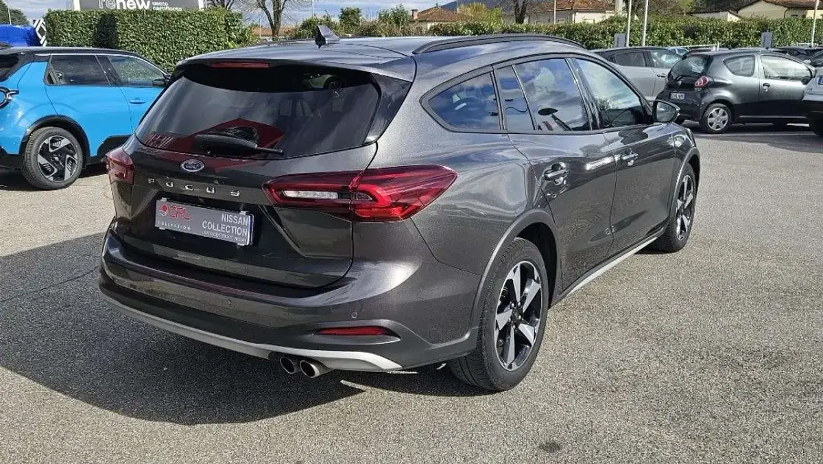 Usata Ford Focus Active 120 CV (88 kW) 2022 Grigio Station wagon