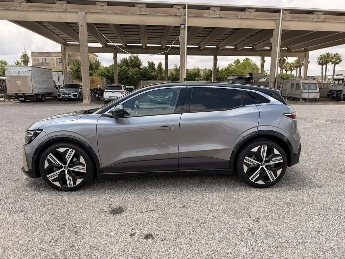Usata Renault Megane E-Tech Iconic 55 kW (75 CV) 2023 Berlina