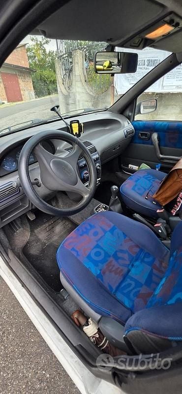 Usata Fiat Punto 60 CV (44 kW) 1998 Bianco Utilitaria