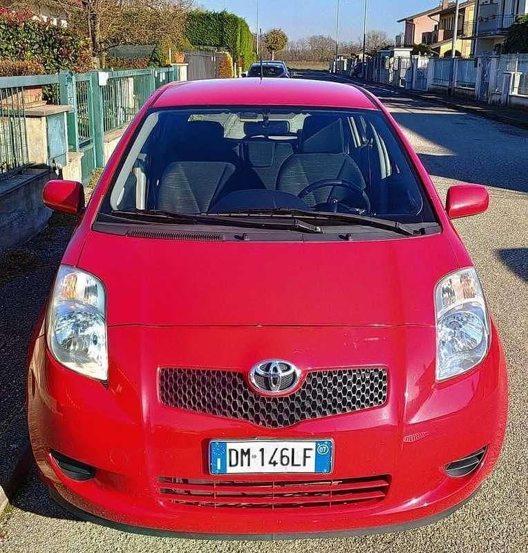 Usata Toyota Yaris Luna 87 CV (63 kW) 2007 Berlina
