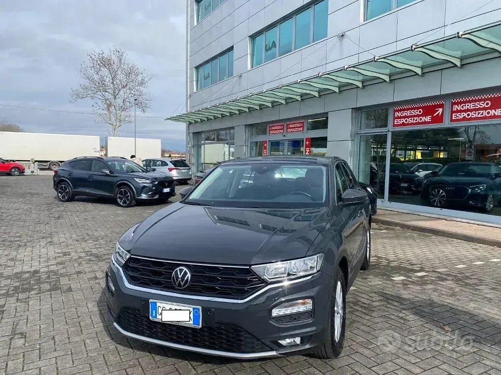 Usata VW T-Roc Style 110 CV (80 kW) 2021 Urano grey SUV