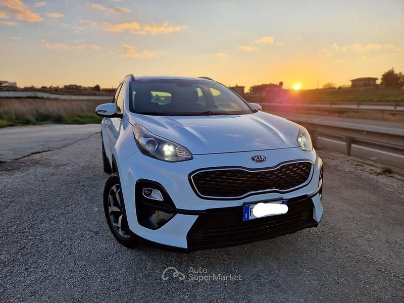 Bianco Usata 2019 Kia Sportage SUV | 14.990 € (Buon prezzo) - Immagine 1/4