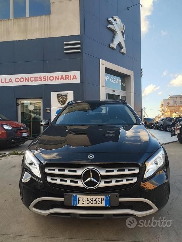 Usata Mercedes GLA200 Business 136 CV (100 kW) 2018 Nero SUV