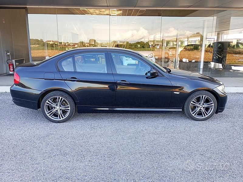 Usata BMW 320 177 CV (130 kW) 2009 Nero Berlina