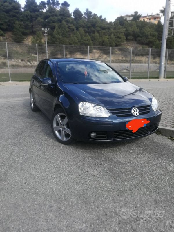 Blu Usata 2007 VW Golf V Due volumi | 3500 € (Buon prezzo) - Immagine 1/4