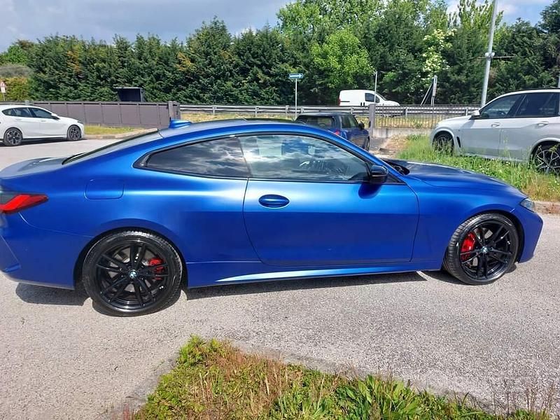 Usata BMW 430 M Sport 286 CV (210 kW) 2022 Frozen portimao blau metallic Coupé