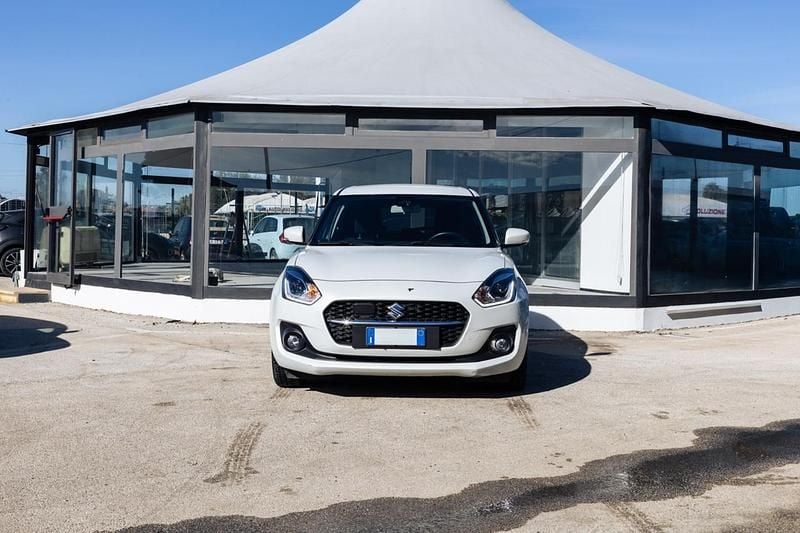 Usata Suzuki Swift 82 CV (60 kW) 2024 Bianco Berlina