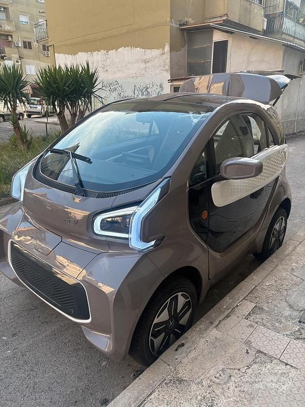 Usata XEV Yoyo 2024 Marrone Utilitaria