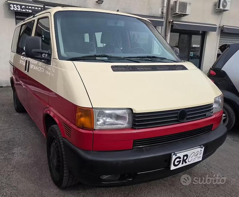 Usata VW Caravelle 102 CV (75 kW) 2000 Berlina