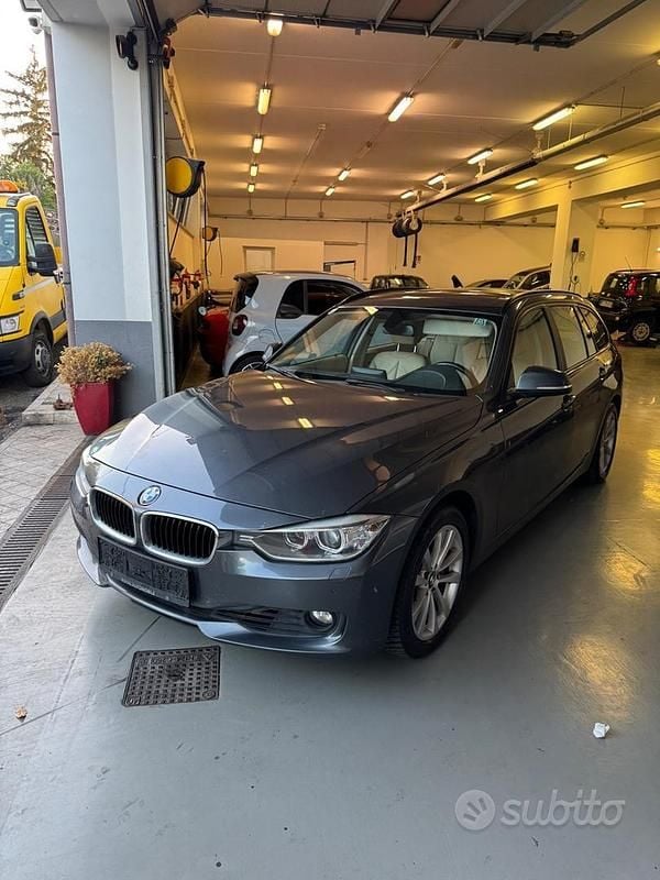 Begagnad BMW 335 Efficient Dynamics 600 HK (441 kW) 2014 Grå Kombi