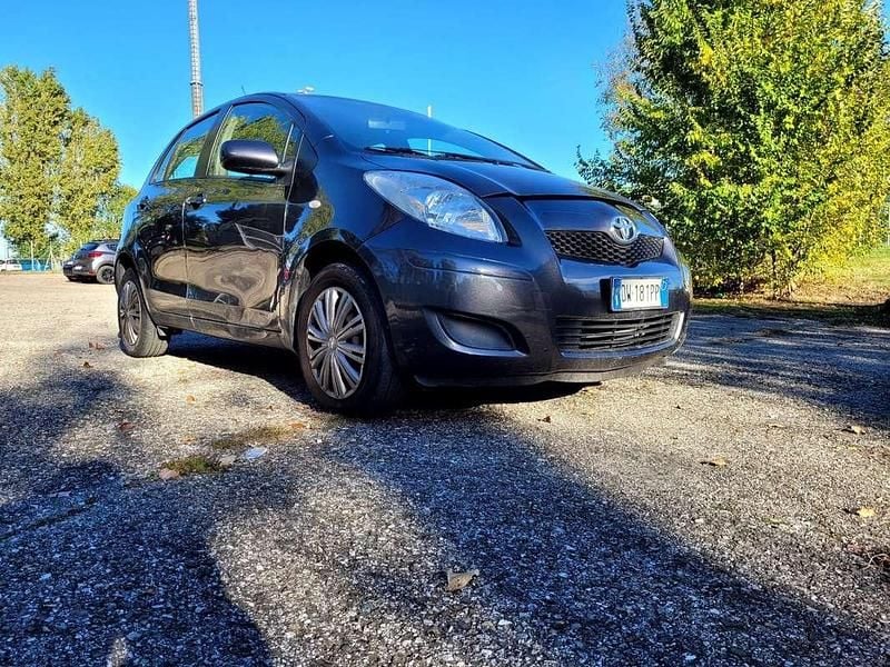 Usata Toyota Yaris Sol 69 CV (50 kW) 2009 Berlina