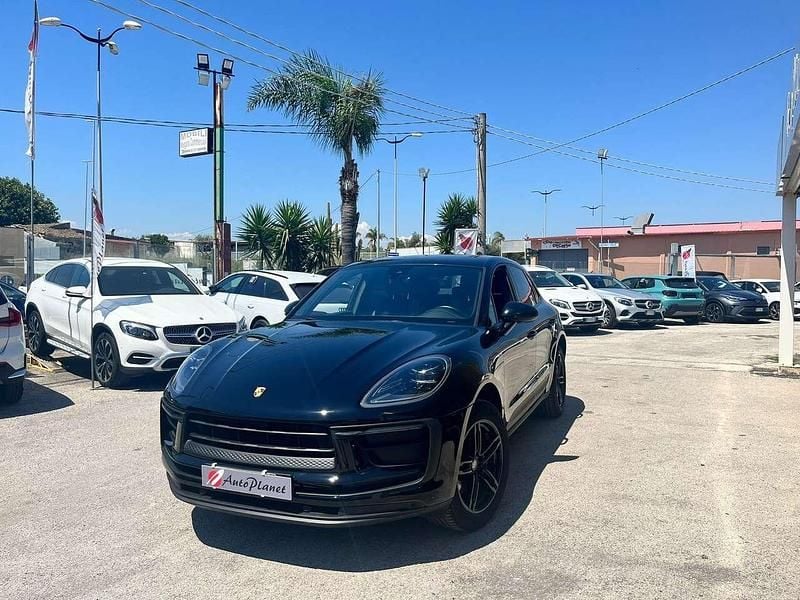 Nero Usata 2022 Porsche Macan SUV | 65.000 € (Buon prezzo) - Immagine 1/4