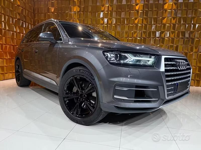 Usata Audi Q7 Sport 231 CV (169 kW) 2019 Grigio SUV