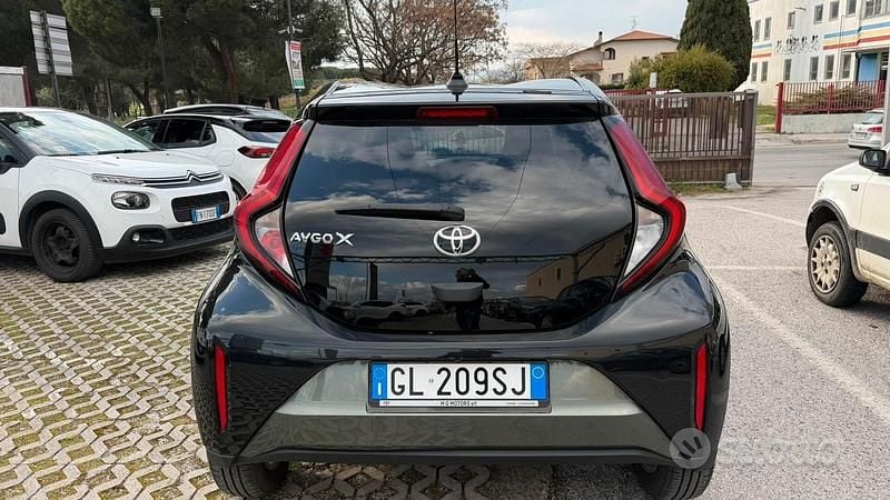Usata Toyota Aygo X Trend 72 CV (52 kW) 2022 Verde SUV