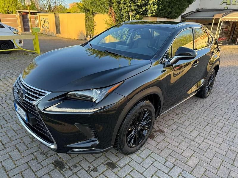 Usata Lexus NX300h 155 CV (114 kW) 2018 Nero SUV