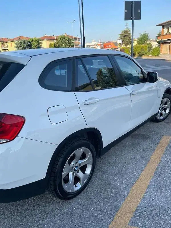 Usata BMW X1 177 CV (130 kW) 2010 Bianco SUV