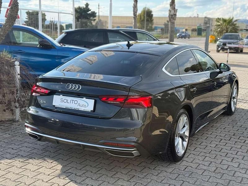 Usata Audi A5 Advanced 163 CV (119 kW) 2021 Grigio manhattan metallizzato Coupé