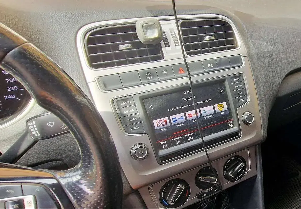 Usata VW Polo Cross 90 CV (66 kW) 2016 Bianco Utilitaria