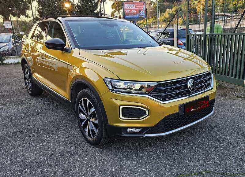 Usata VW T-Roc Style 110 CV (80 kW) 2021 Oro SUV