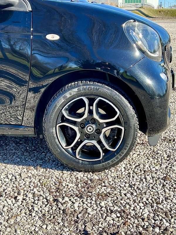 Usata Smart ForFour Prime 71 CV (52 kW) 2015 Nero Utilitaria