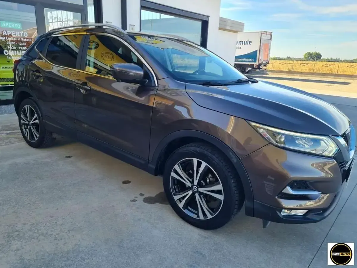 Usata Nissan Qashqai Tekna+ 110 CV (80 kW) 2017 Grigio SUV