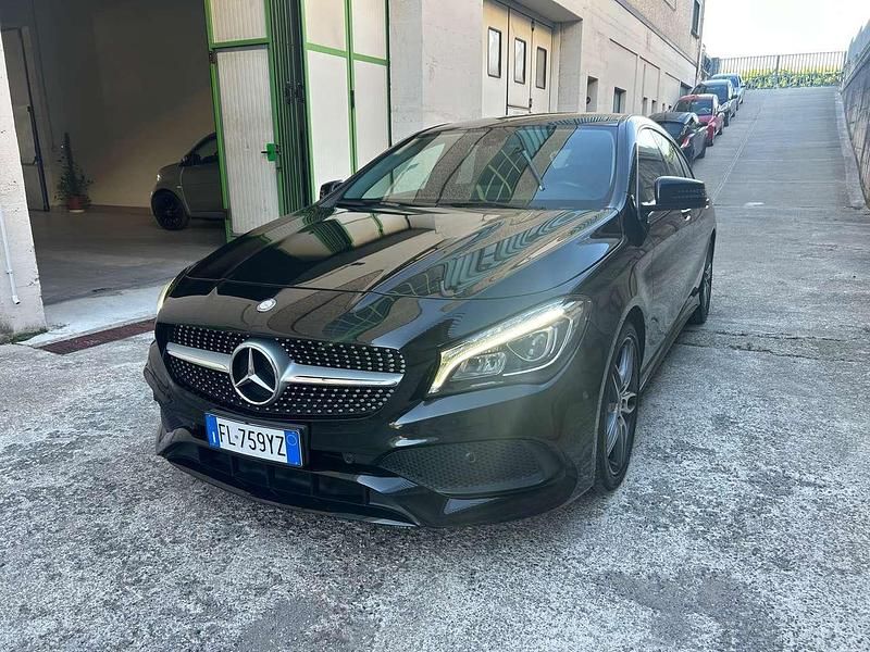 Usata Mercedes CLA220 Shooting Brake Night 177 CV (130 kW) 2017 Nero Station wagon