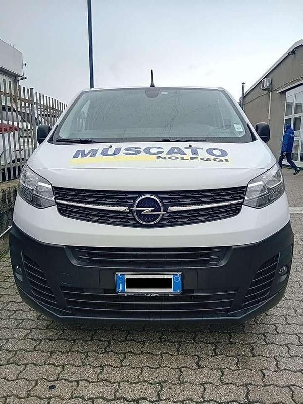 Usata Opel Vivaro Enjoy 144 CV (105 kW) 2023 Bianco Monovolume