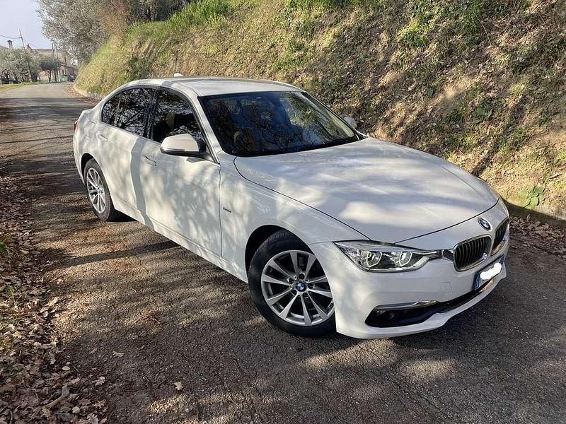 Usata BMW 318 Gran Turismo Luxury Line 150 CV (110 kW) 2016 Berlina