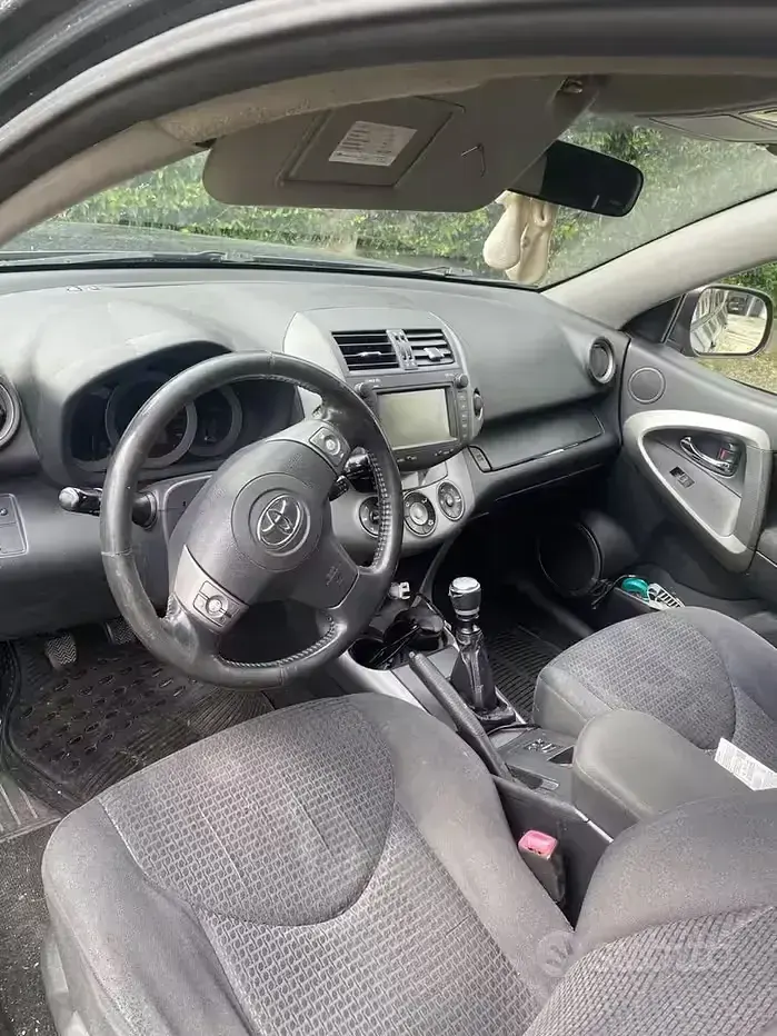 Usata Toyota RAV4 136 CV (100 kW) 2008 Marrone SUV