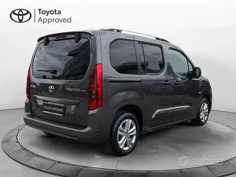 Usata Toyota Proace Verso City 130 CV (95 kW) 2022 Grigio Station wagon