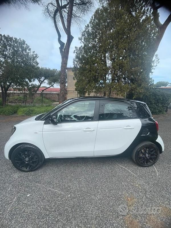Usata Smart ForFour Passion 90 CV (66 kW) 2016 Bianco Utilitaria