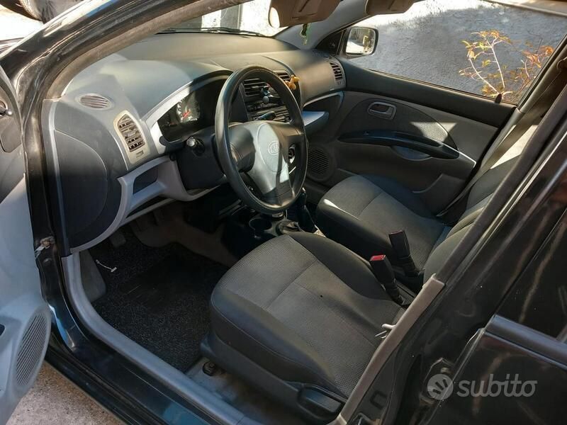 Usata Kia Picanto Spirit 61 CV (44 kW) 2008 Nero Utilitaria