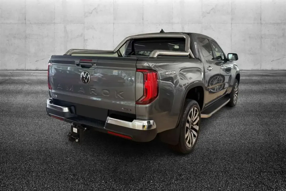 Usata VW Amarok Aventura 241 CV (177 kW) 2024 Grigio Pick-up