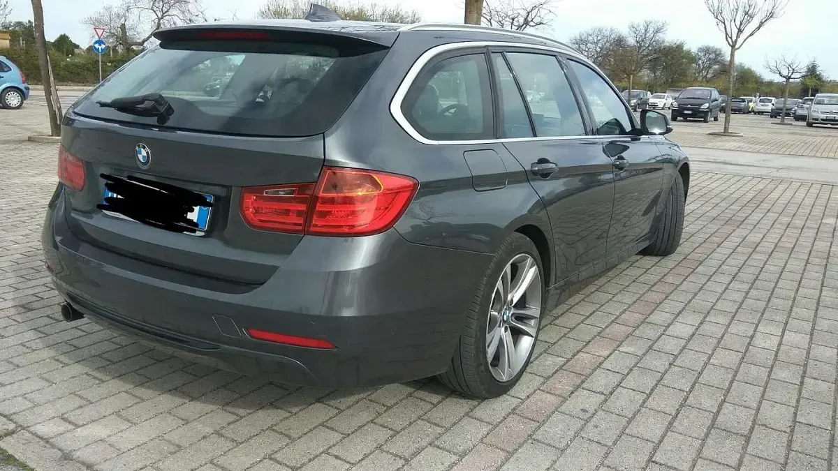 Usata BMW 320 Sport Line 184 CV (135 kW) 2013 Station wagon