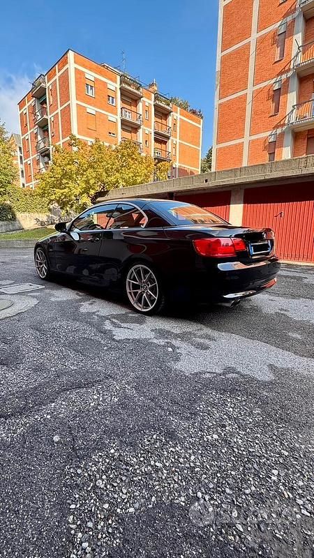 Usata BMW 325 Cabriolet 218 CV (160 kW) 2010 Nero Cabrio