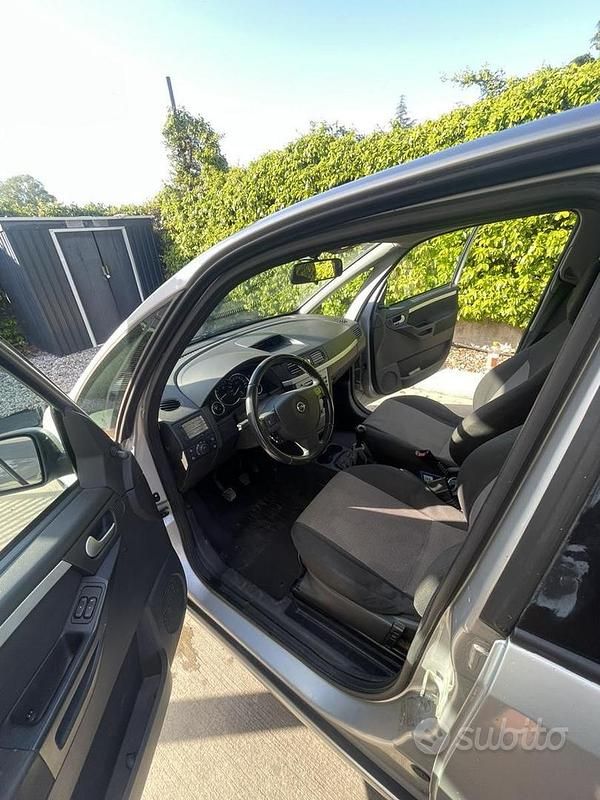 Usata Opel Meriva 90 CV (66 kW) 2005 Grigio Monovolume