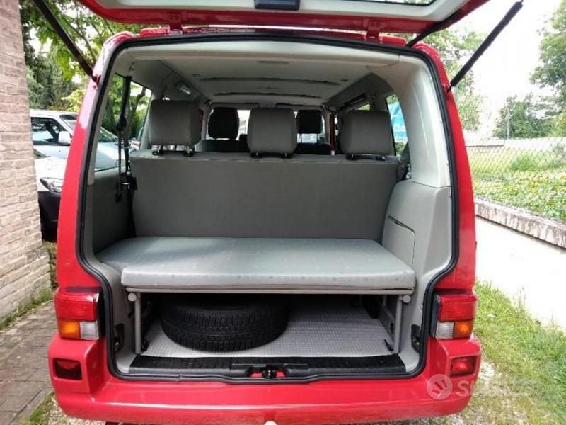 Usata VW Multivan 2001 Rosso Furgone