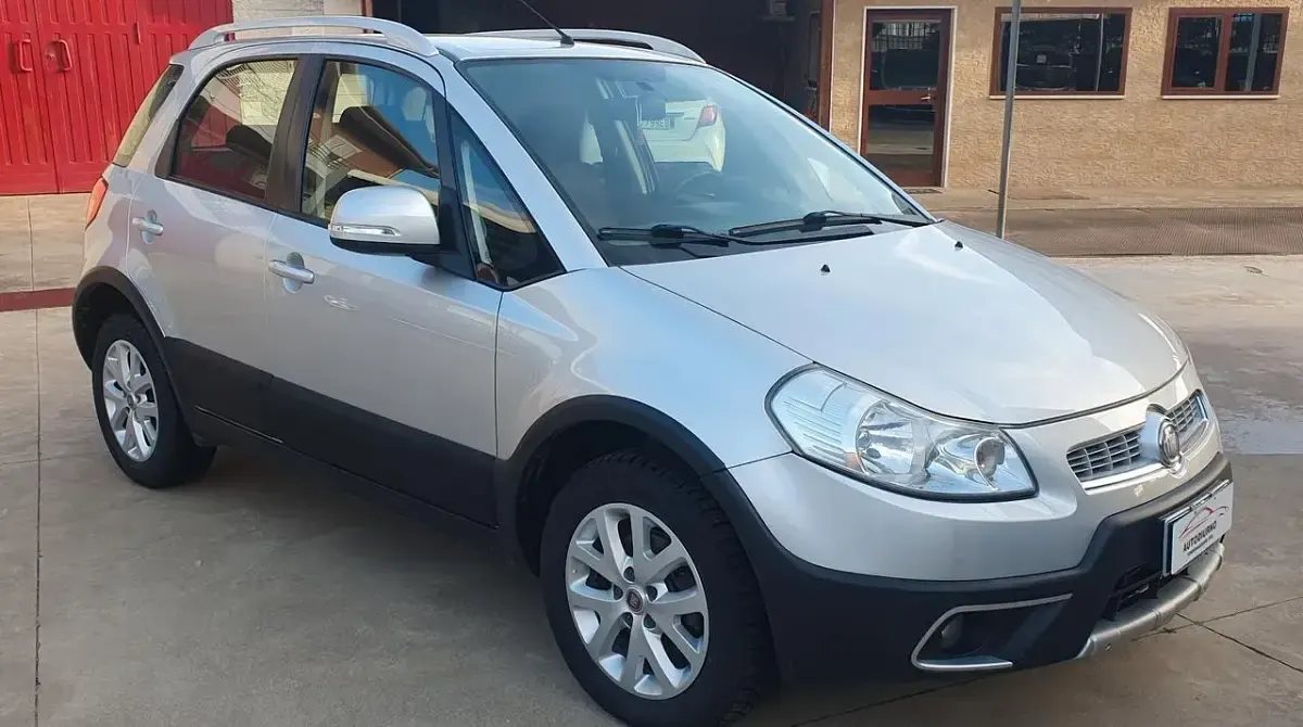 Usata Fiat Sedici Emotion 135 CV (99 kW) 2014 Argento SUV