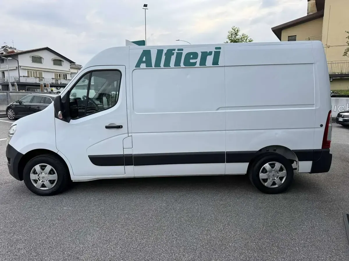 Usata Nissan Interstar 150 CV (110 kW) 2022 Bianco Furgone